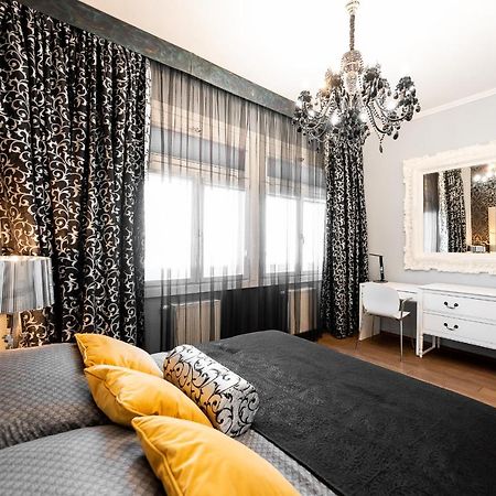 Premium Apt Kosice Center 3 Room 150M2 Hlavna Ulica エクステリア 写真