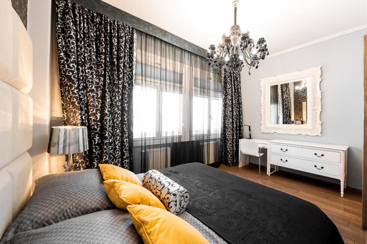 Premium Apt Kosice Center 3 Room 150M2 Hlavna Ulica エクステリア 写真