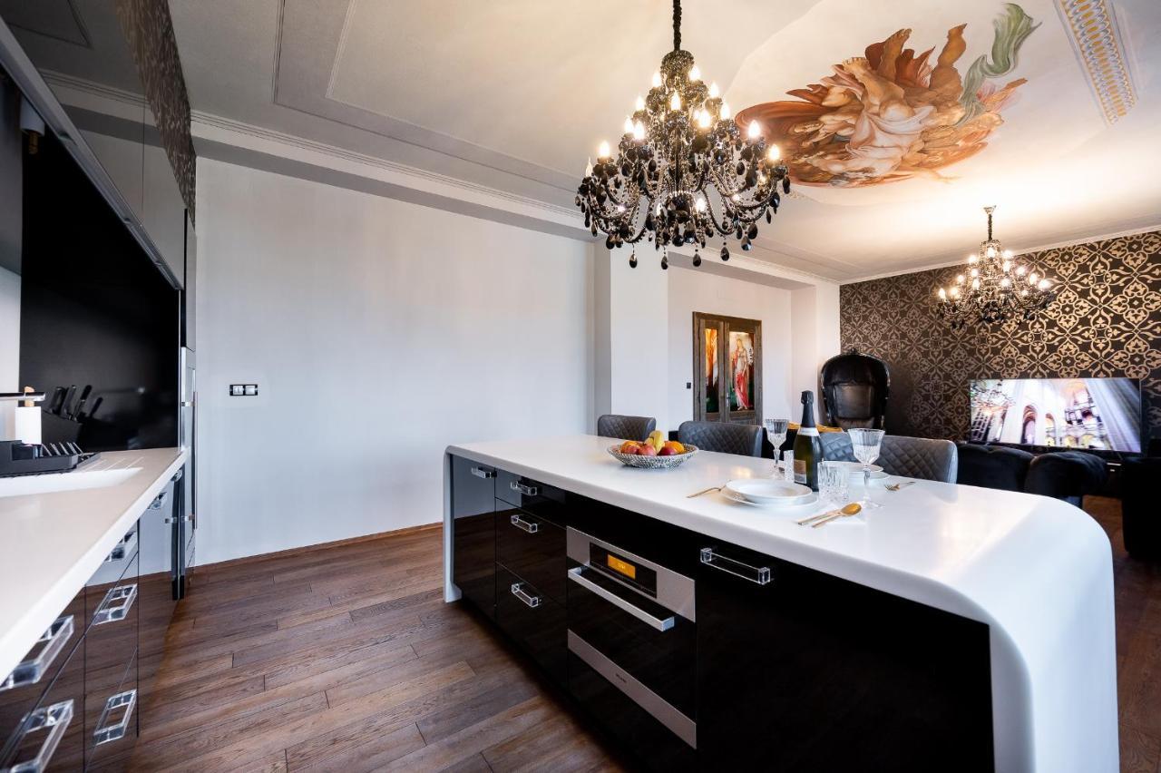 Premium Apt Kosice Center 3 Room 150M2 Hlavna Ulica エクステリア 写真